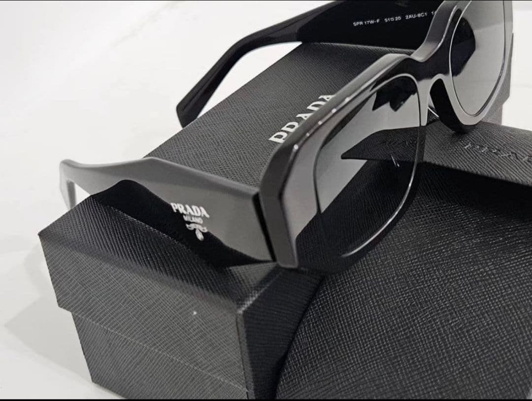 PRADA ブラック スクエアサングラス ケース付き