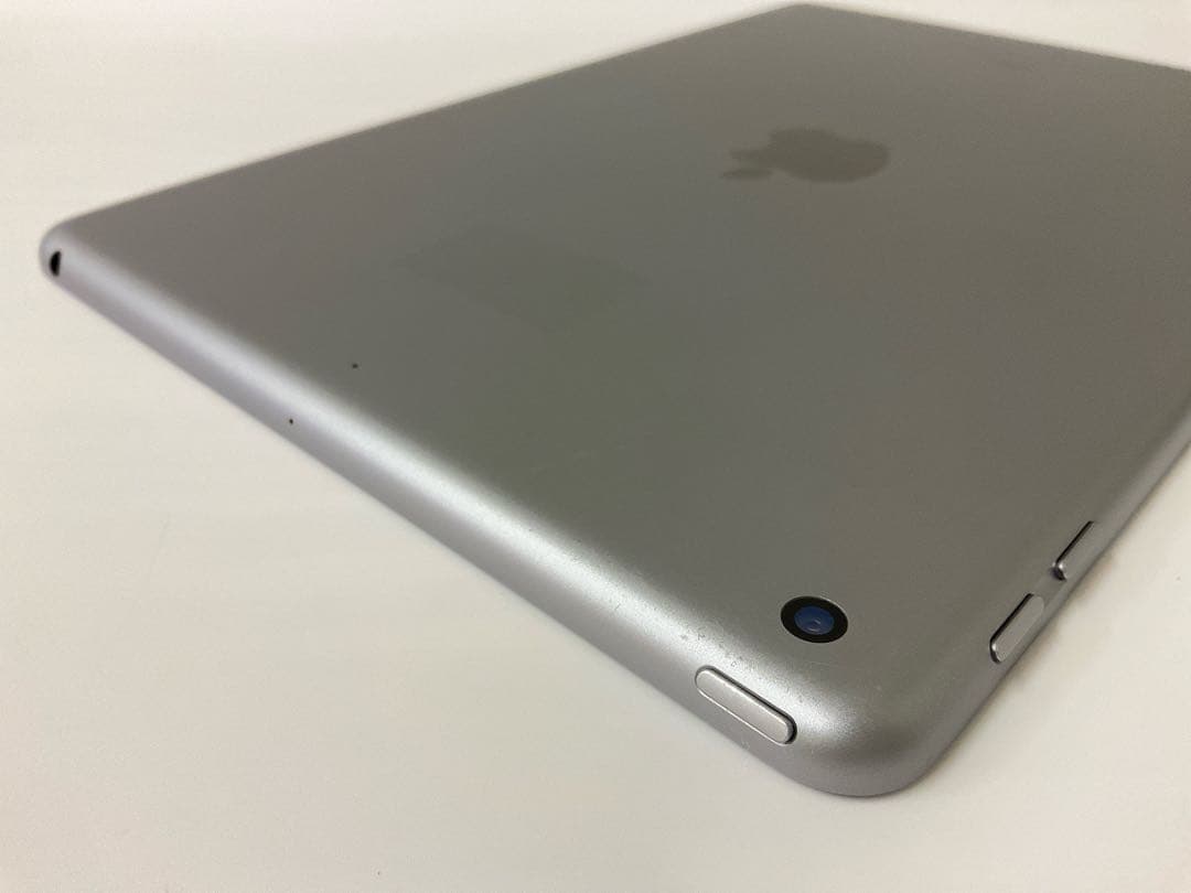 【電池95％】iPad第6世代 32GB スペースグレイ Wifiモデル