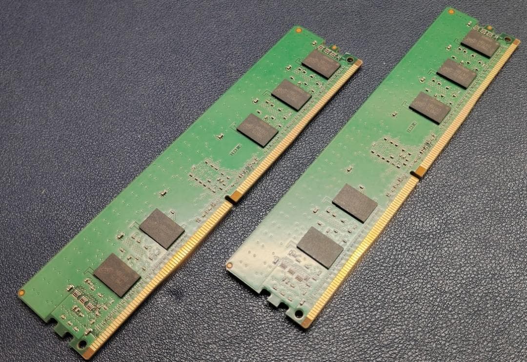 シ*チ様 DDR4 8GB メモリ 2400MHz デュアルチャンネル　２枚