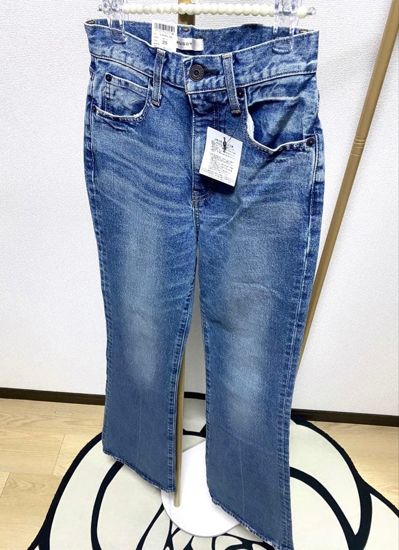 新品 タグ付き MOUSSY MVS ハイウエスト フレアデニム 25 ブルー
