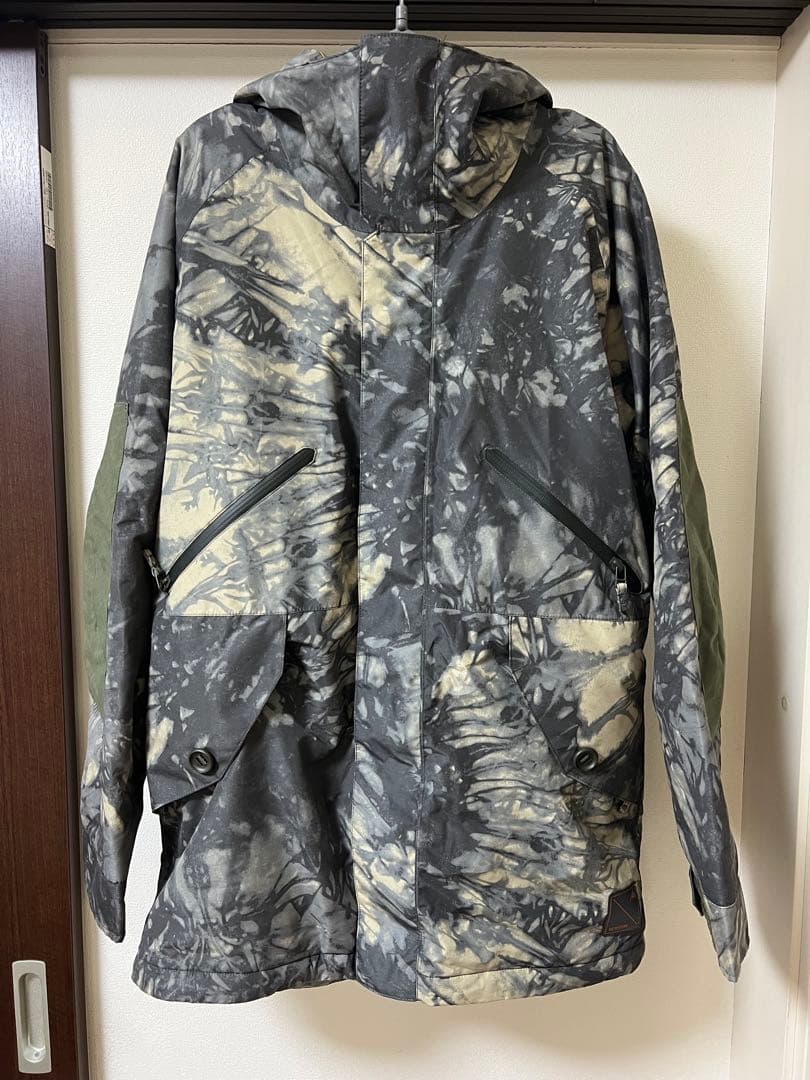 BURTON スノボウェア ジャケット リアルツリーカモ柄 バートン Mサイズ