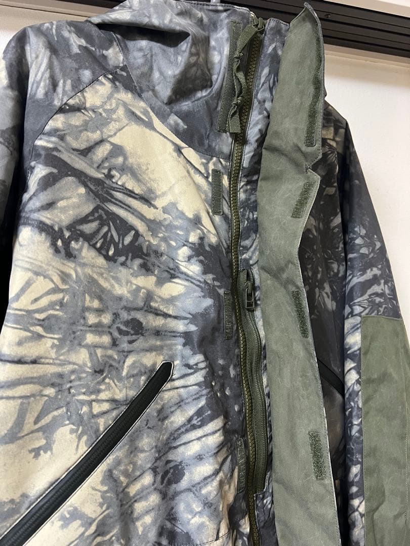 BURTON スノボウェア ジャケット リアルツリーカモ柄 バートン Mサイズ