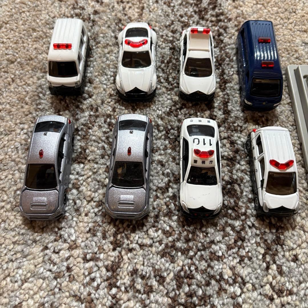 大量　警察車両8台&ライトアップ交番セット
