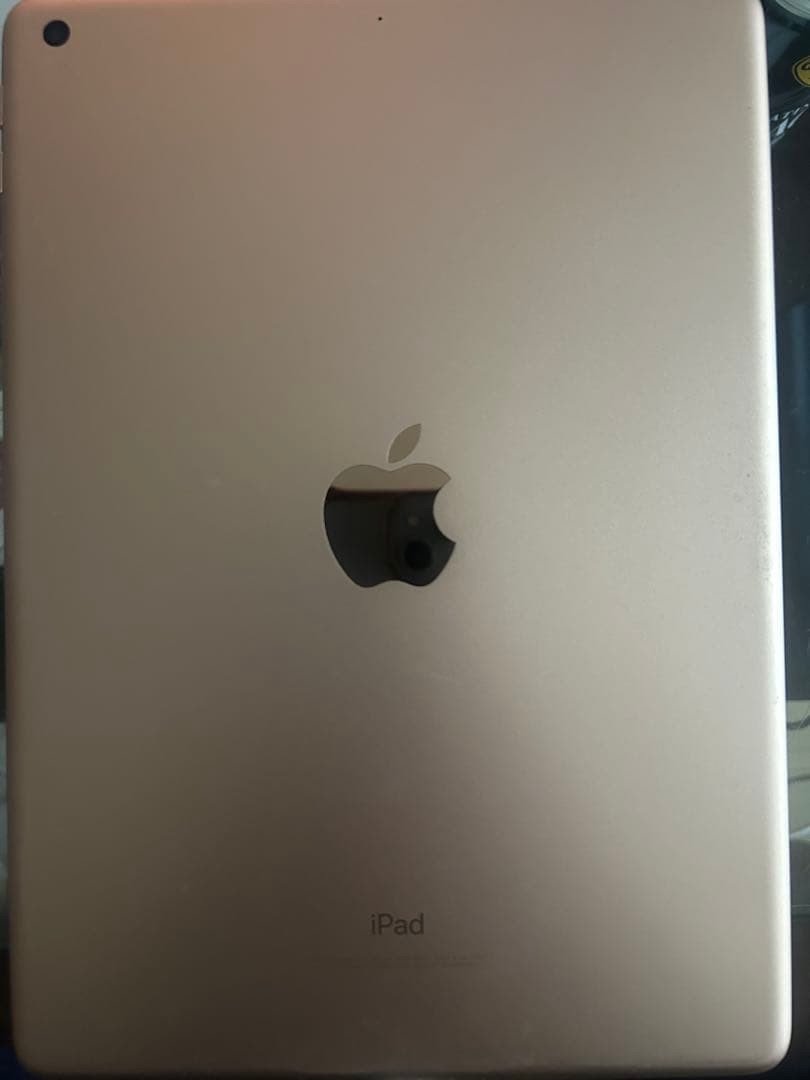 Apple iPad ゴールド 本体 第5世代　128GB