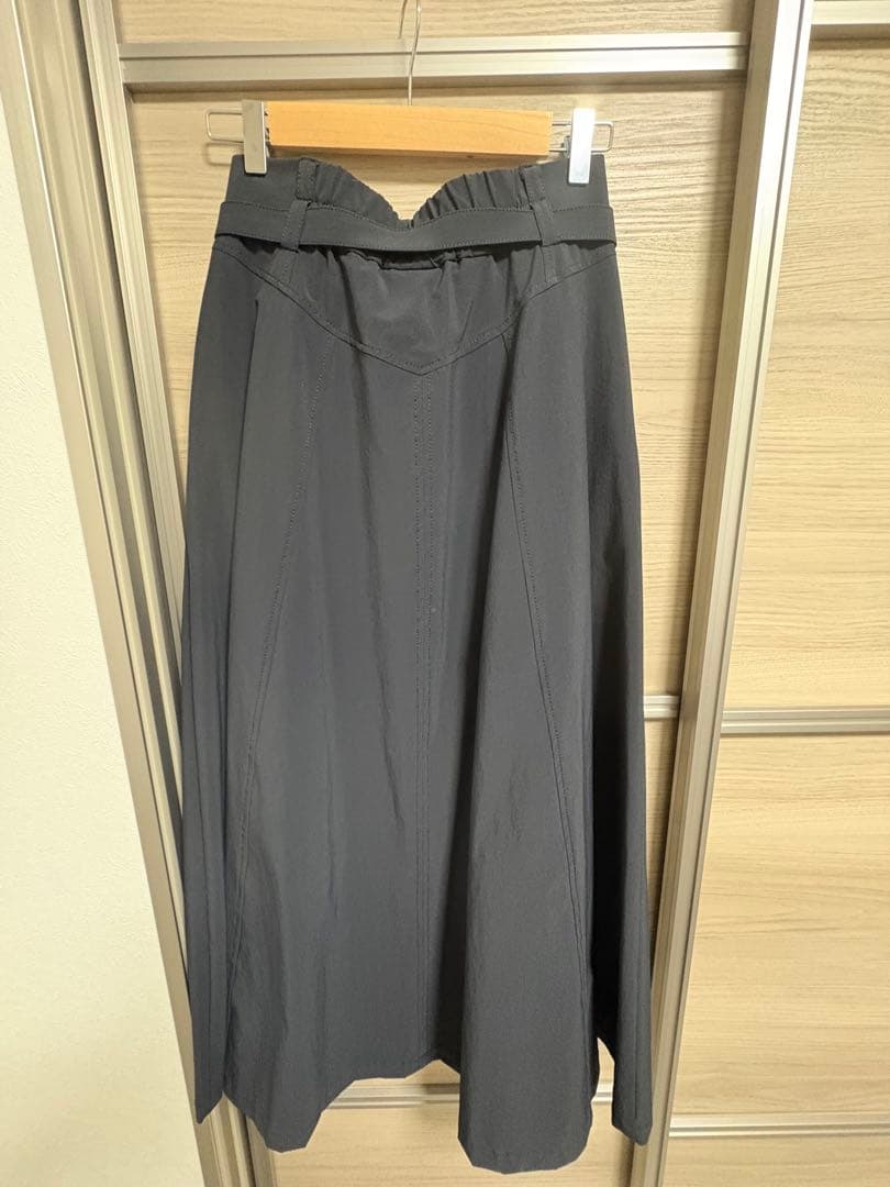 【1度のみ着用】 ユナイテッドトウキョウ センターZIPタックフレアスカート
