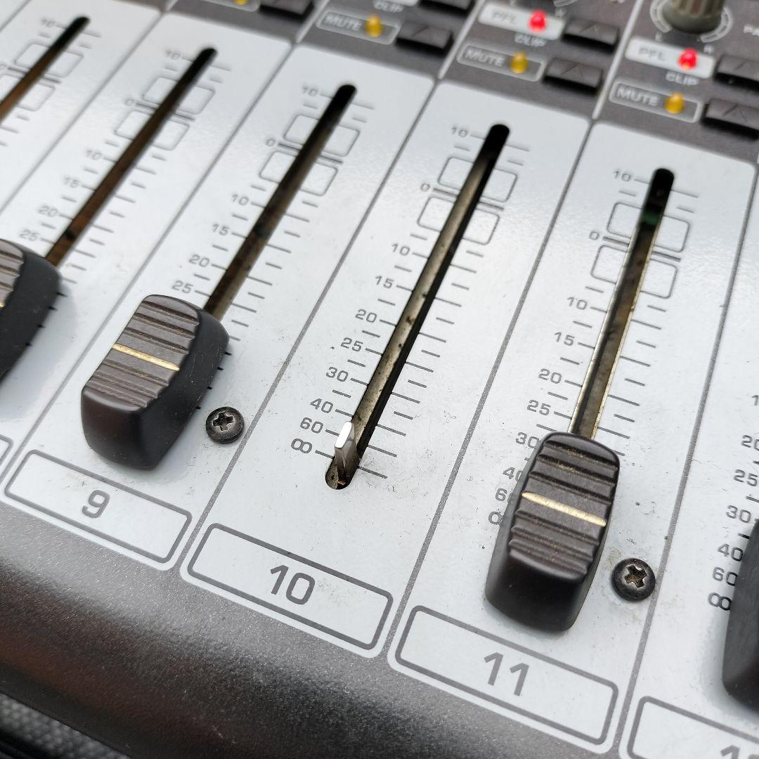 Behringer Europower PMP6000 パワードミキサー