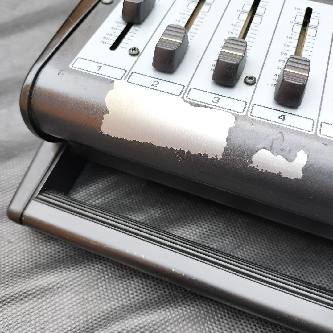 Behringer Europower PMP6000 パワードミキサー