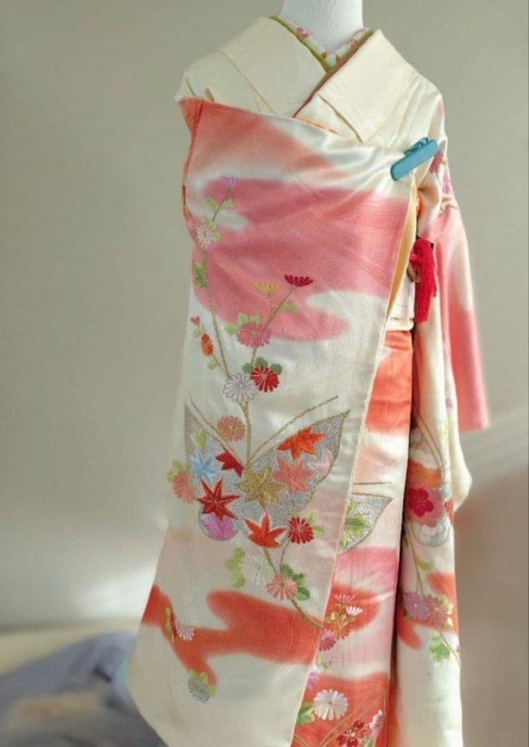 軽微な難あり☆振袖単品　優美に蝶花　正絹　身丈163cm　クリームイエロー