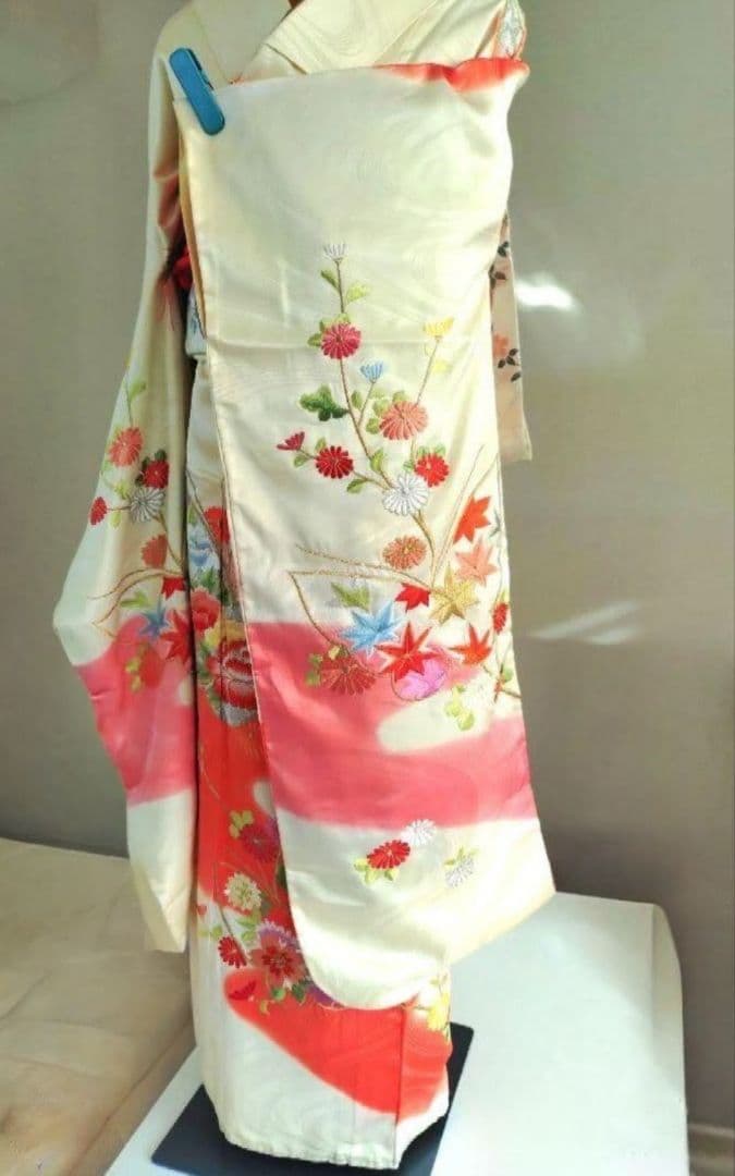 軽微な難あり☆振袖単品　優美に蝶花　正絹　身丈163cm　クリームイエロー