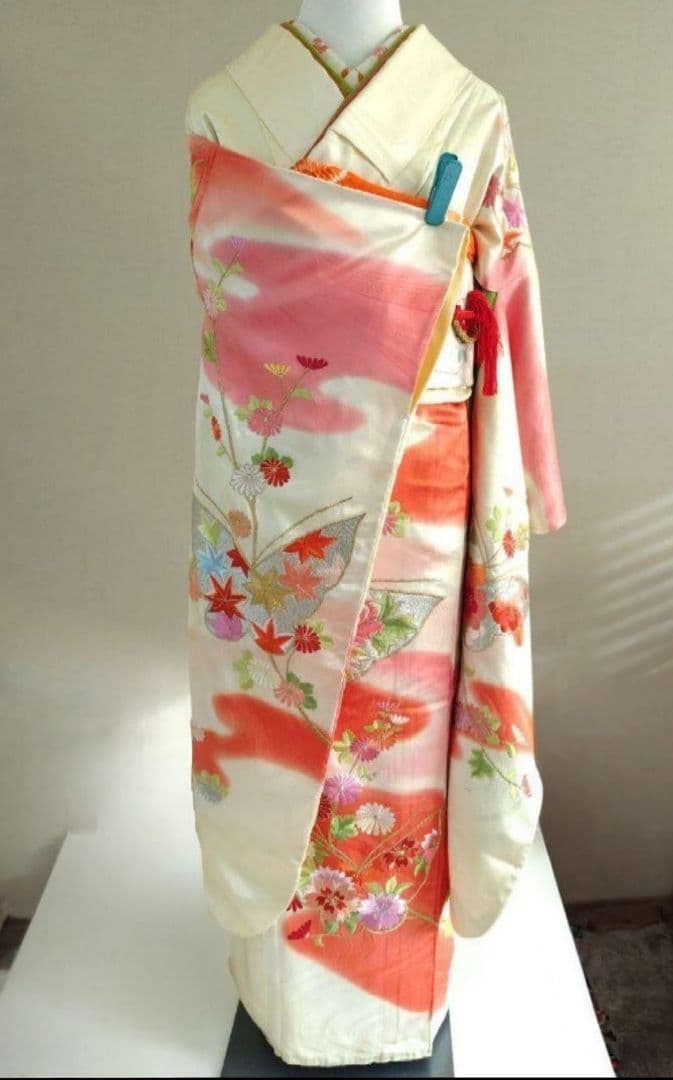 軽微な難あり☆振袖単品　優美に蝶花　正絹　身丈163cm　クリームイエロー