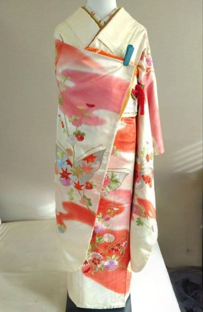 軽微な難あり☆振袖単品　優美に蝶花　正絹　身丈163cm　クリームイエロー