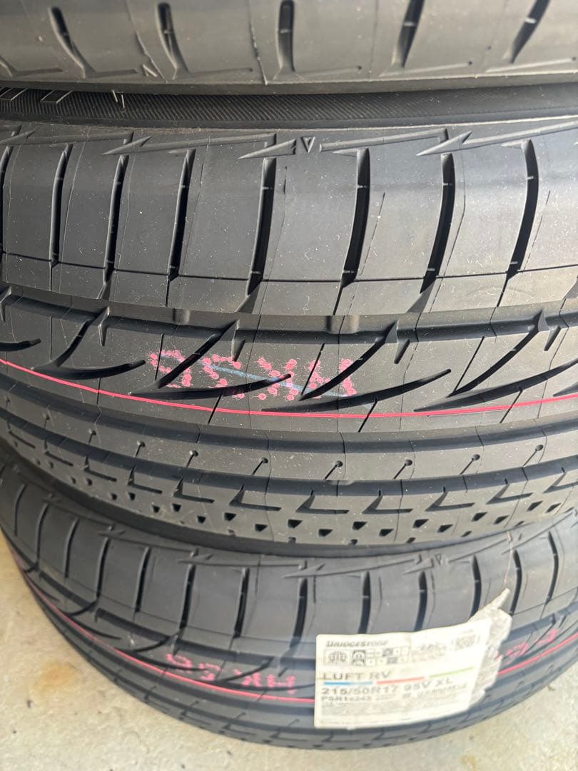 215/50R17 ブリヂストン　LUFT RV 26年製　未使用