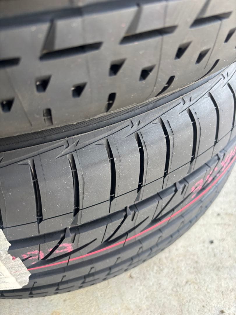 215/50R17 ブリヂストン　LUFT RV 26年製　未使用