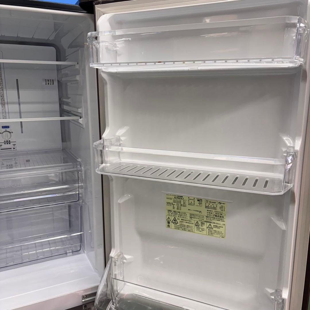 776 SHARP 一人暮らし〜2人暮らし　同棲に大人気　極美品冷蔵庫　二ドア