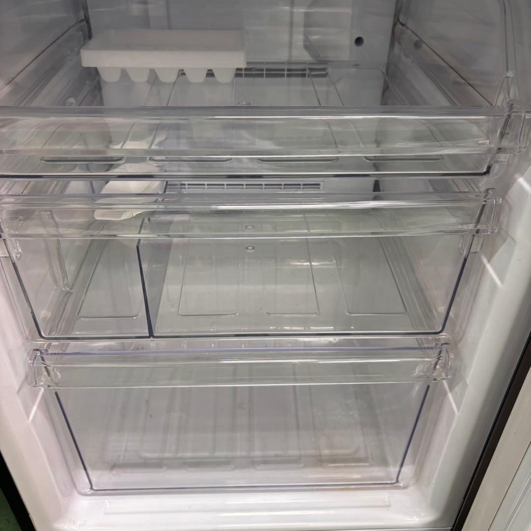 776 SHARP 一人暮らし〜2人暮らし　同棲に大人気　極美品冷蔵庫　二ドア
