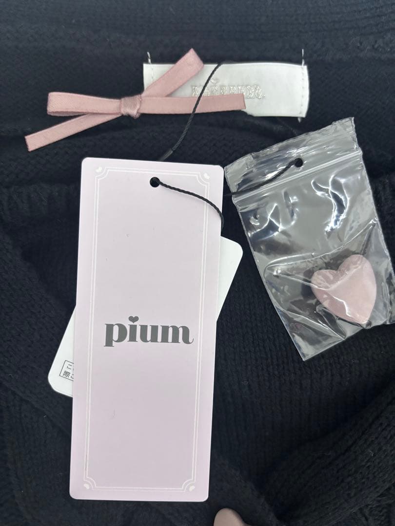 ❤︎お値下げ可！完売品！pium ケーブルカーディガン×キャミセット　ブラック❤︎