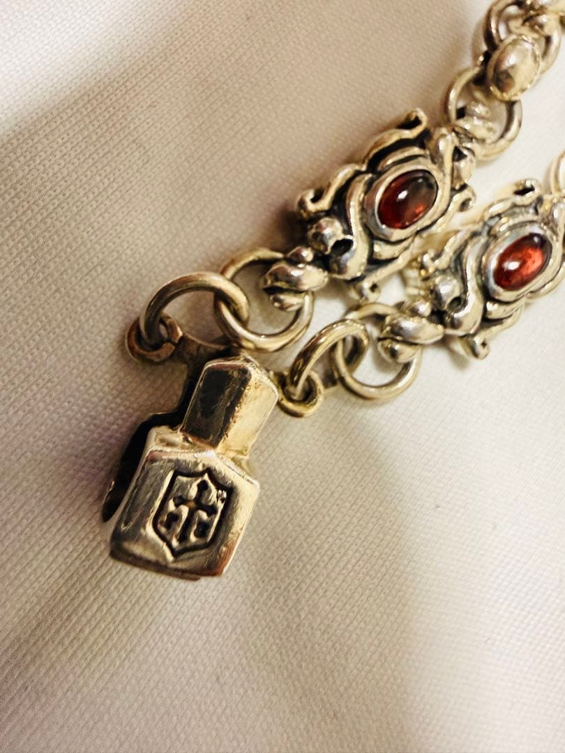 Lord Camelot 剣と盾のペンダントトップとネックレス(ガーネット付き)