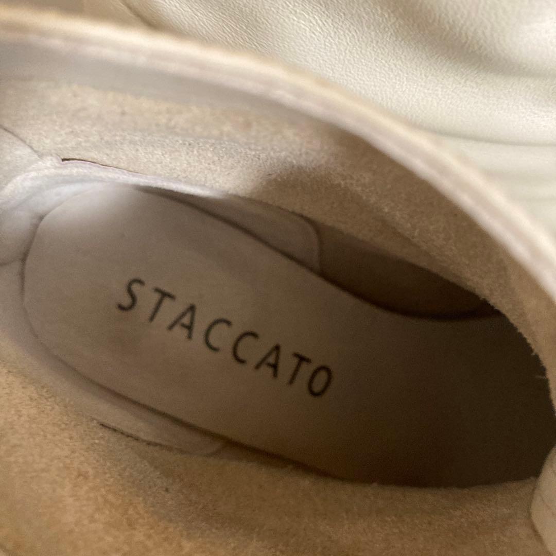 STACCATO ホワイトレザー ショートブーツ　ブーティ　スタッカート　ブーツ