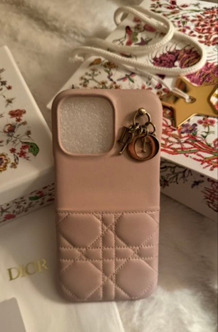 早い者勝ち♡Dior キルティング iPhoneケース ピンク16Pro Max
