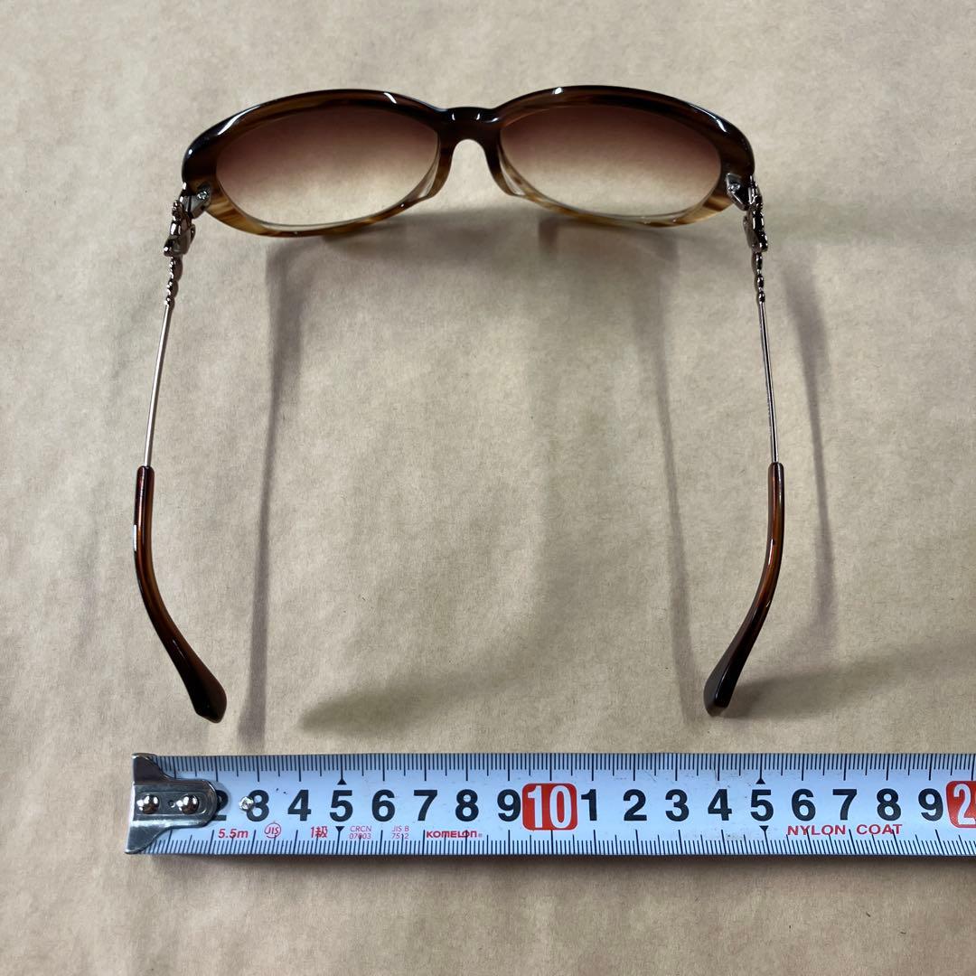 vivienne westwood サングラス　ラウンド型　オーブ　ブラウン