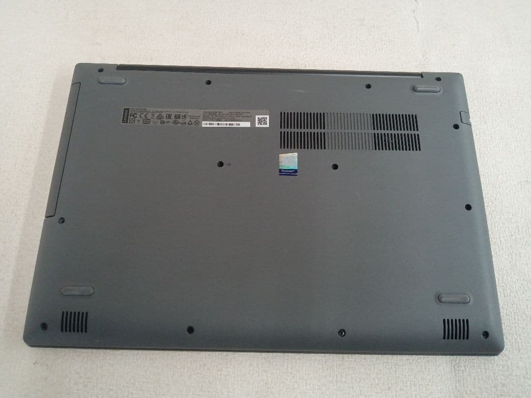 ∉ Lenovo Ideapad 320-15AST ストレージ無 8GB