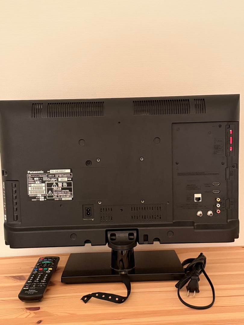 極美品 Panasonic 24型テレビ ビエラ TH-24E300