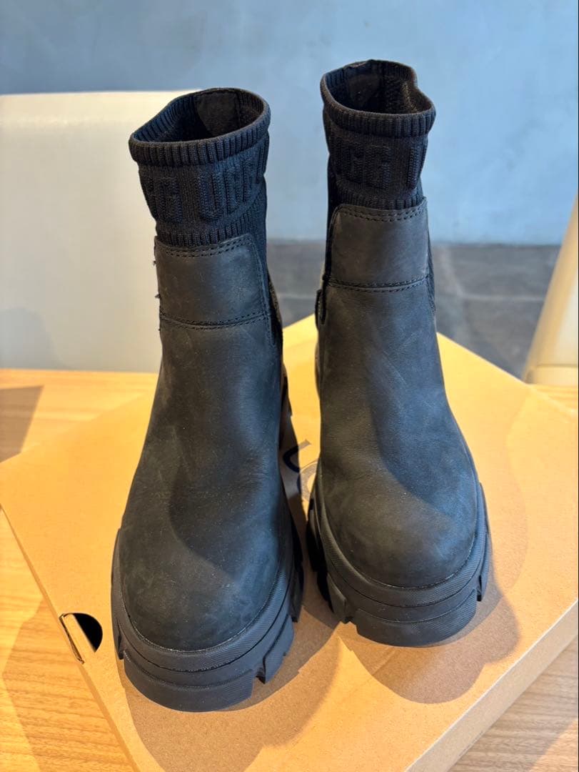 UGG 厚底ブーツ