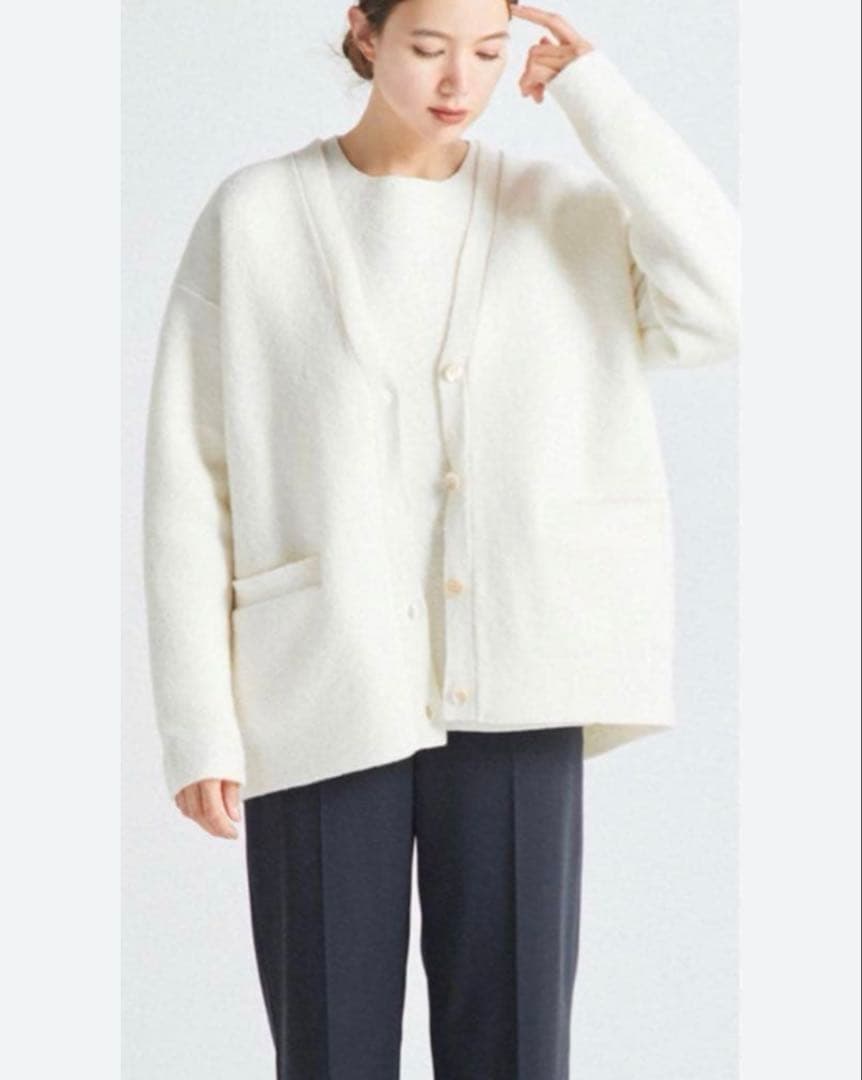 美品【yori】圧縮ニットカーディガン 2022AW オフホワイト