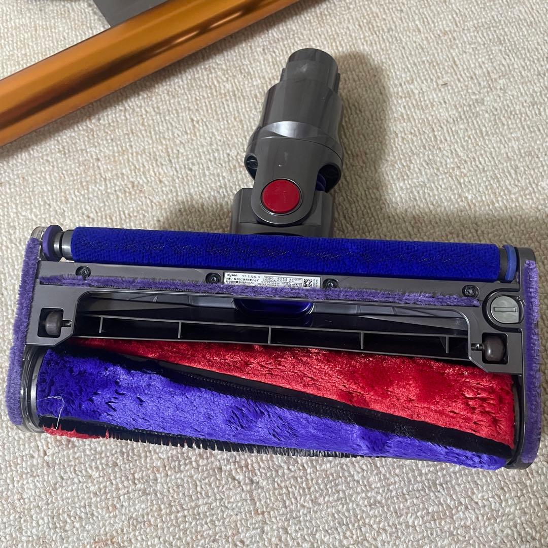 美品　Dyson ダイソン SV12 コードレス掃除機　箱・ノズル付き
