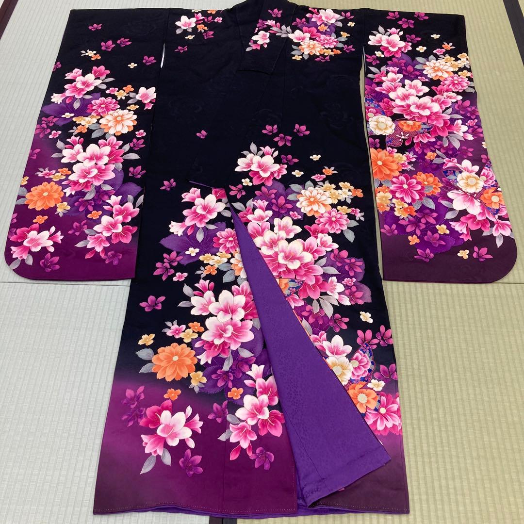 ☆中古品☆振袖　単品　正絹　黒系花模様B級品ヤケ・キズ有り振袖
