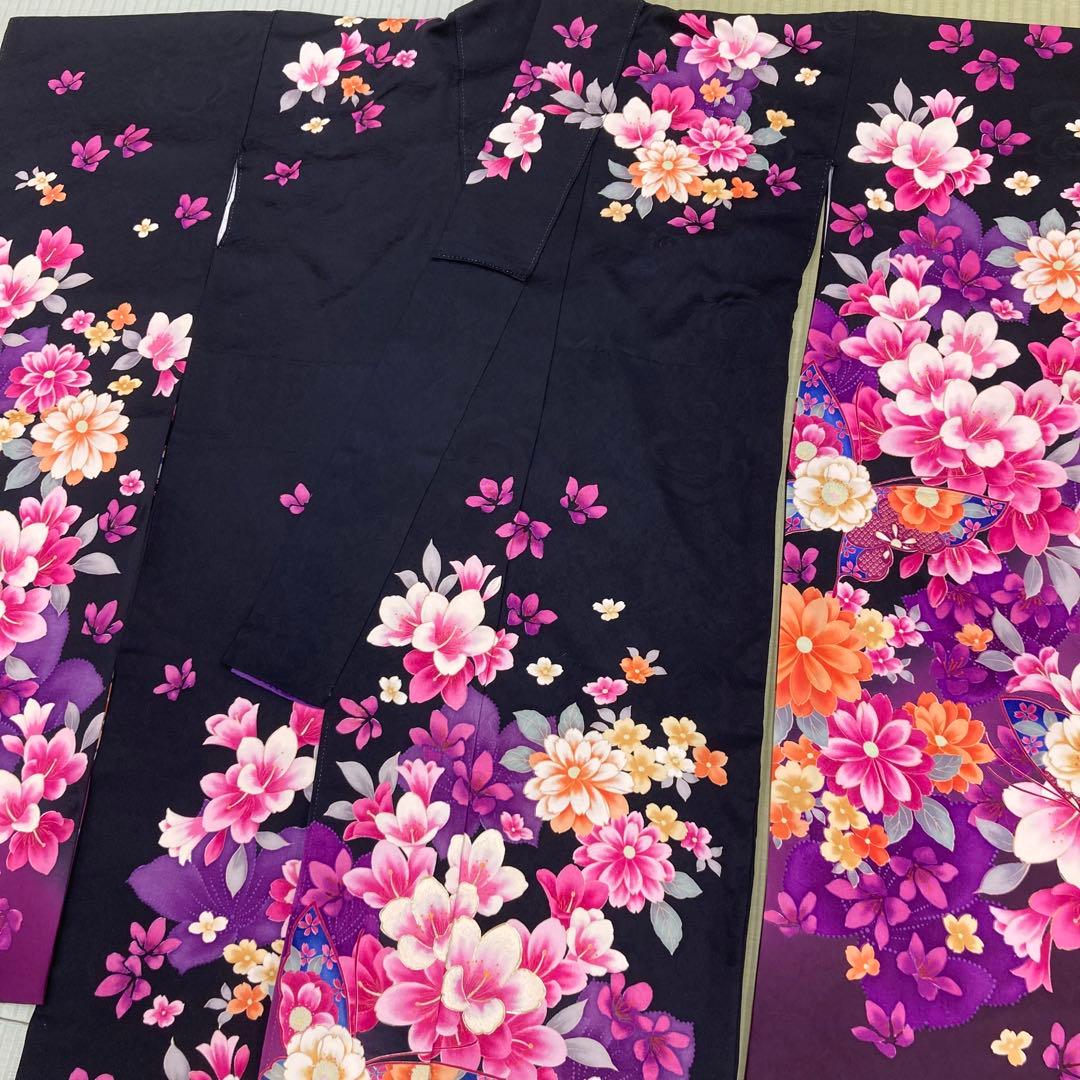 ☆中古品☆振袖　単品　正絹　黒系花模様B級品ヤケ・キズ有り振袖