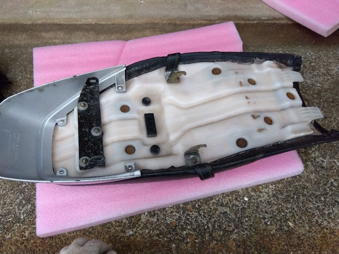 HONDA CLUBMAN GB250 シート GRUPP R.S.
