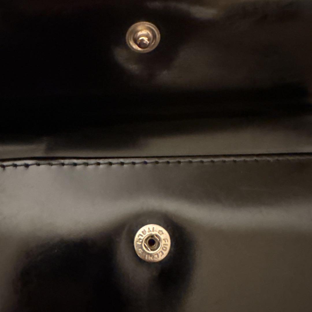 PRADA エナメル　二つ折り財布　ブラック