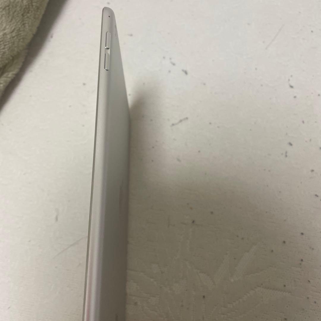 T*様 Apple iPad Pro 10.5インチ64GB ホワイト　バッテリ