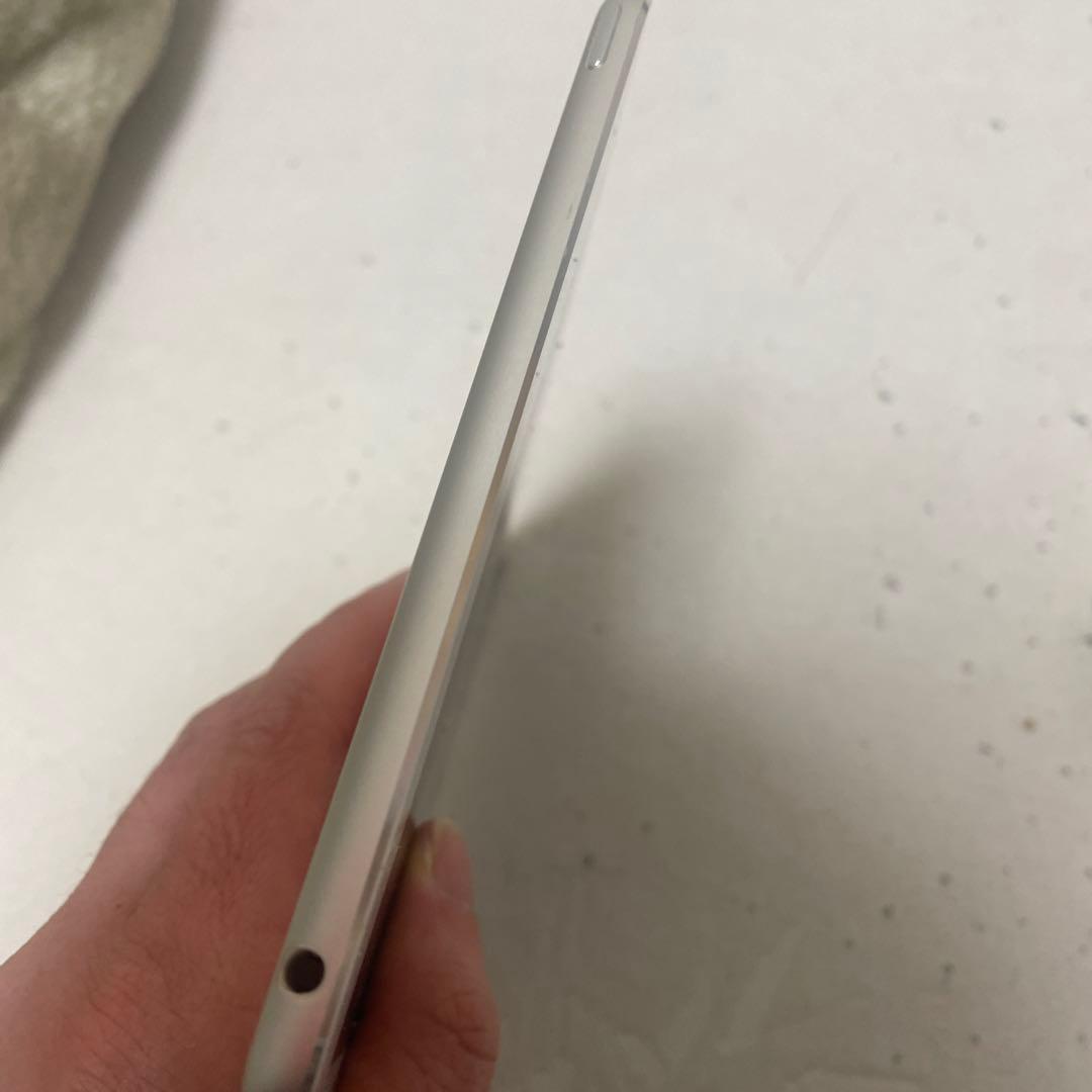 T*様 Apple iPad Pro 10.5インチ64GB ホワイト　バッテリ
