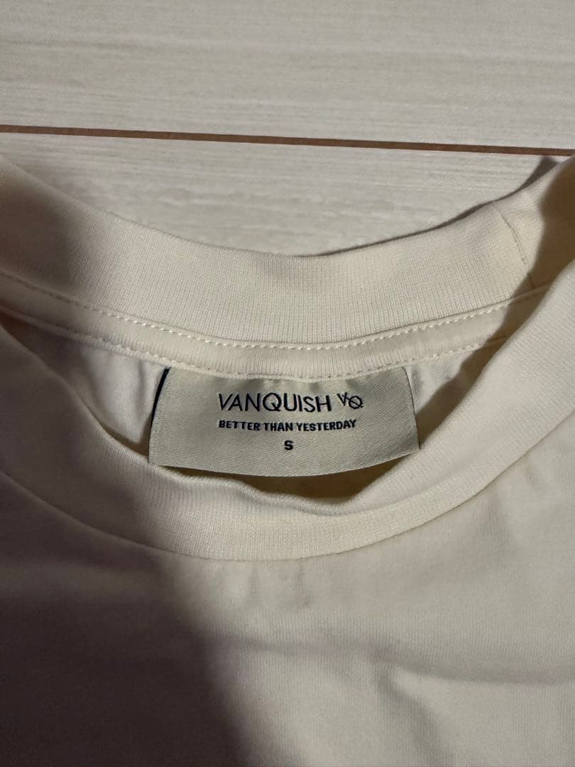 VANQUISH FITNESS tシャツ