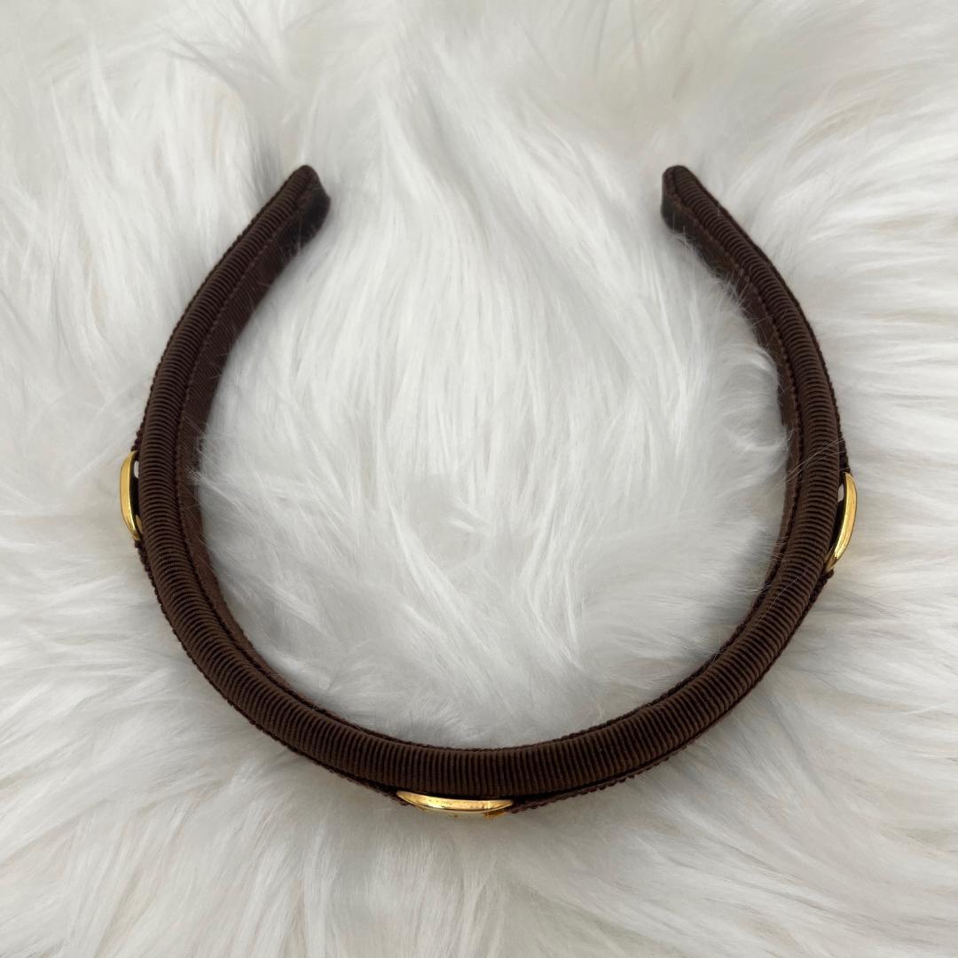 希少品美品✨Ferragamo フェラガモ カチューシャ　ブラウン　ロゴプレート