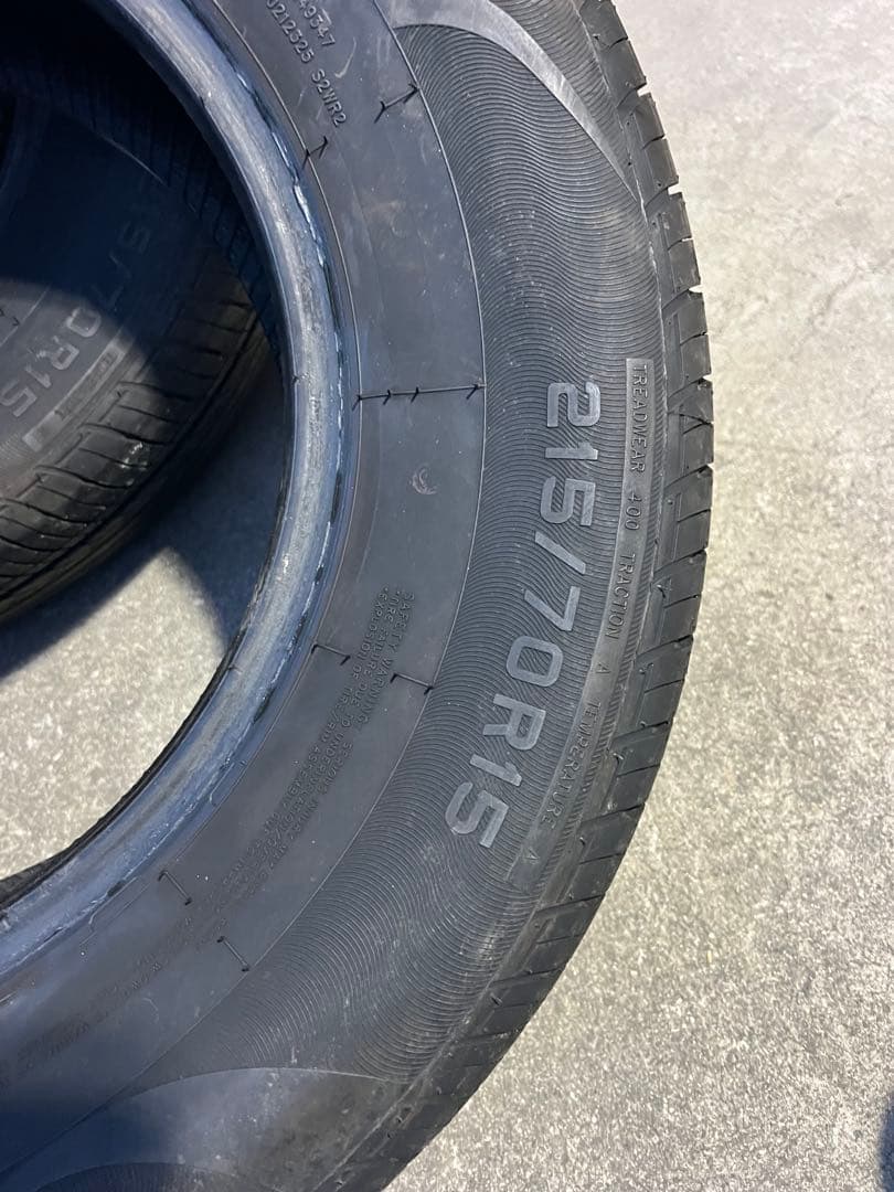 215/70R15 タイヤ 4本セット 美品