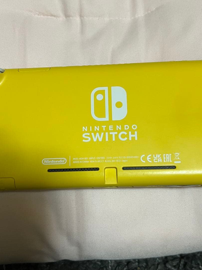 Nintendo Switch Lite イエロー 画面ひびあり