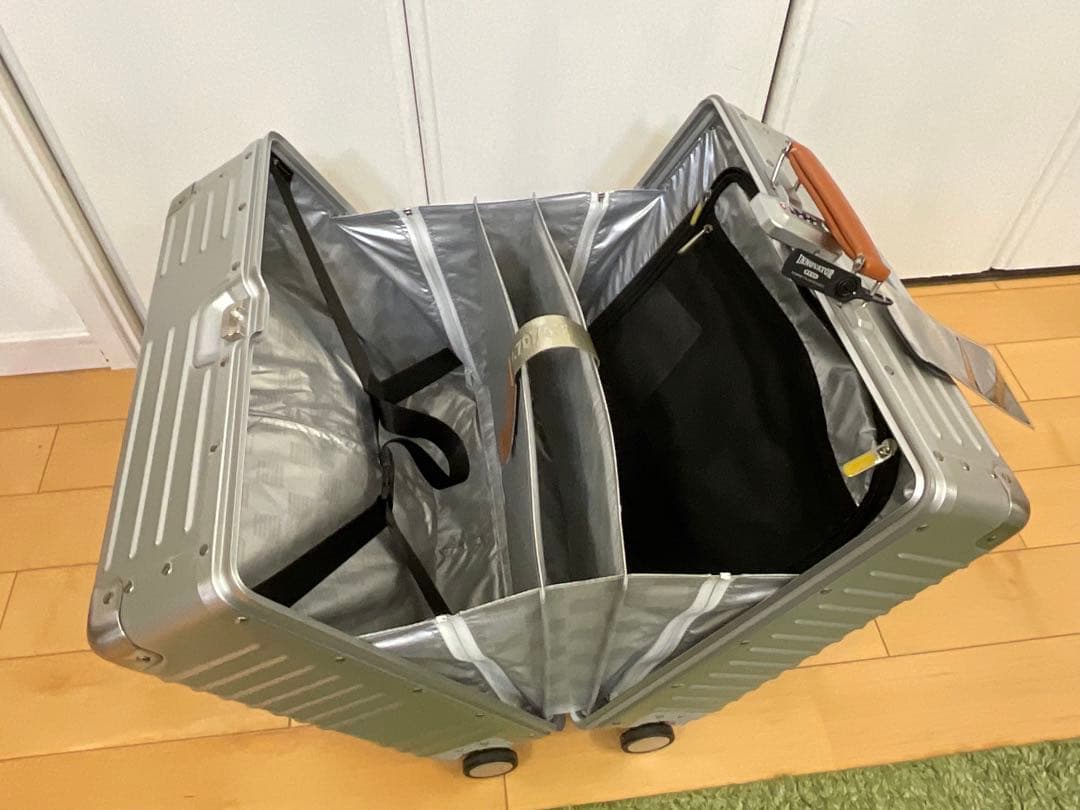 新品未使用 INNOVATOR アルミニウムキャリー 42L アルミスーツケース