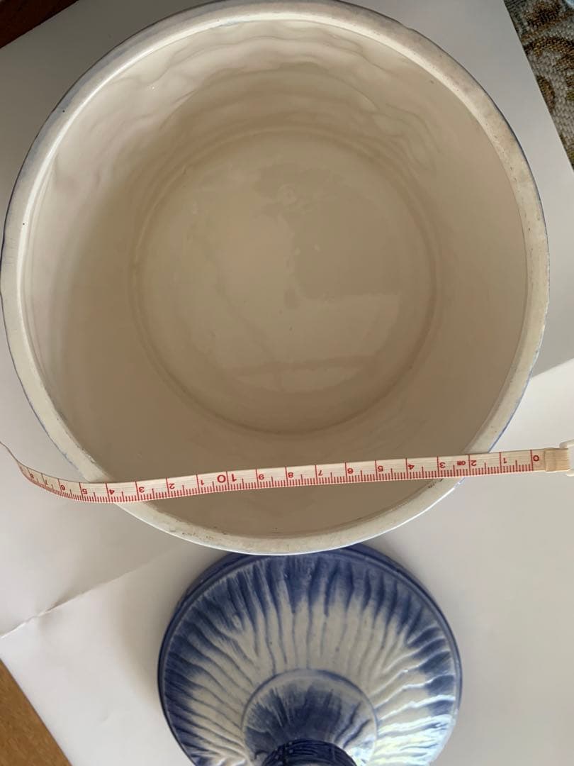 ブルー陶器 浮彫り装飾品