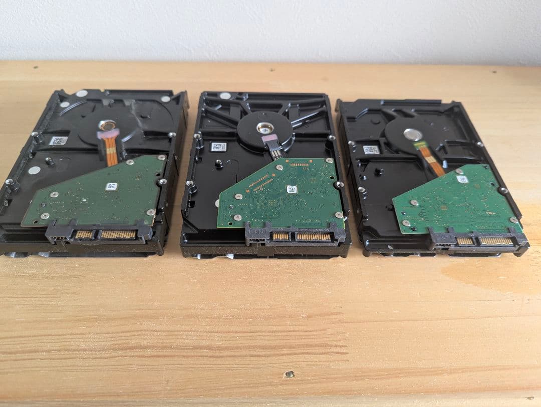 SEAGATE 内蔵型ハードディスク 4TB × 3台 (ジャンク)