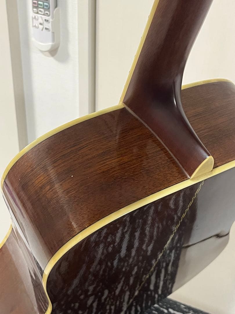 早期売りの為セール中　Morris アコースティックギター　MV-701