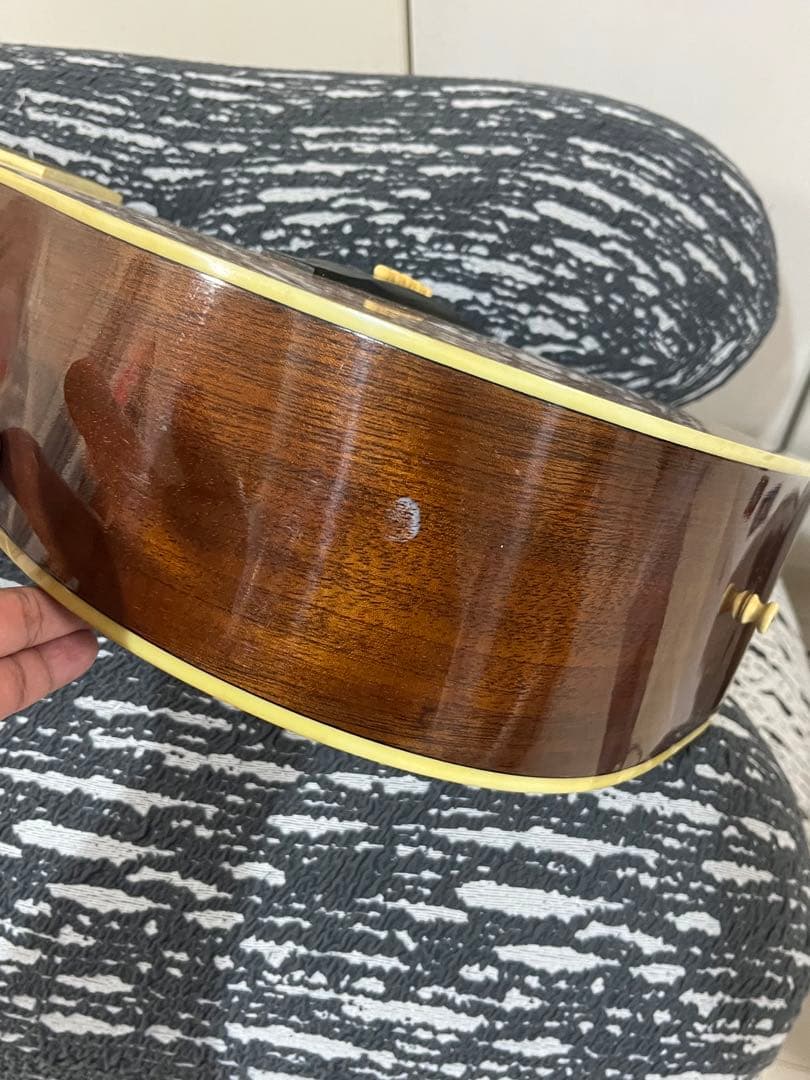 早期売りの為セール中　Morris アコースティックギター　MV-701