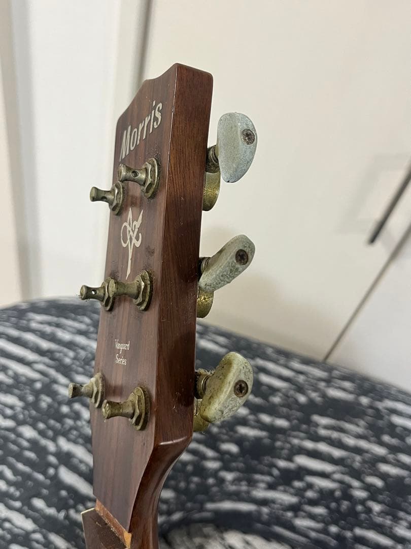 早期売りの為セール中　Morris アコースティックギター　MV-701