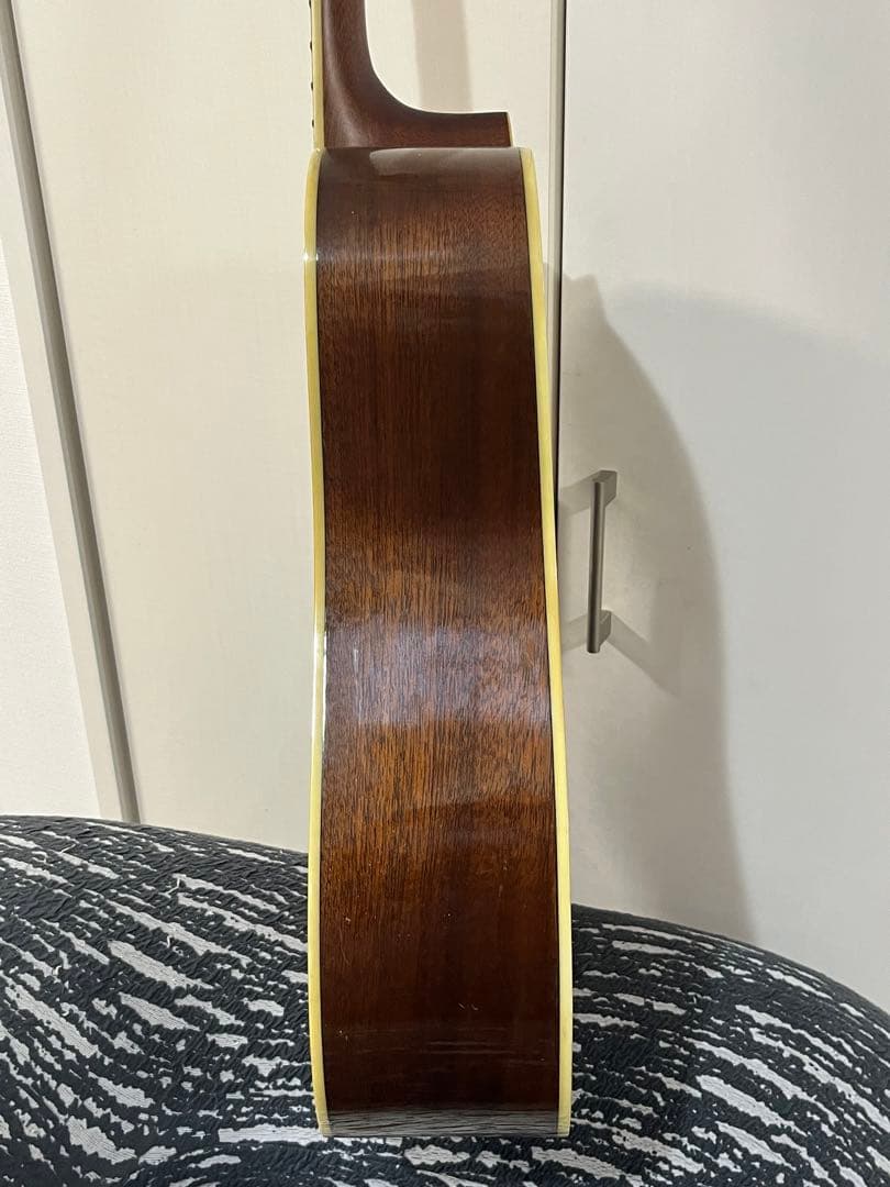 早期売りの為セール中　Morris アコースティックギター　MV-701