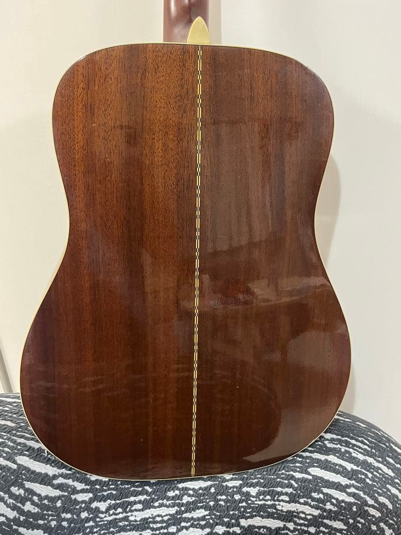 早期売りの為セール中　Morris アコースティックギター　MV-701