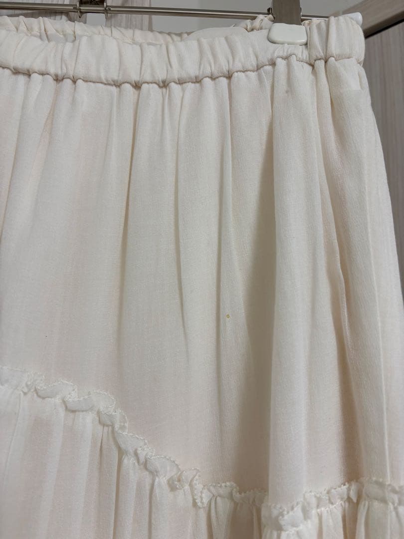 ホワイト フレアロングスカート