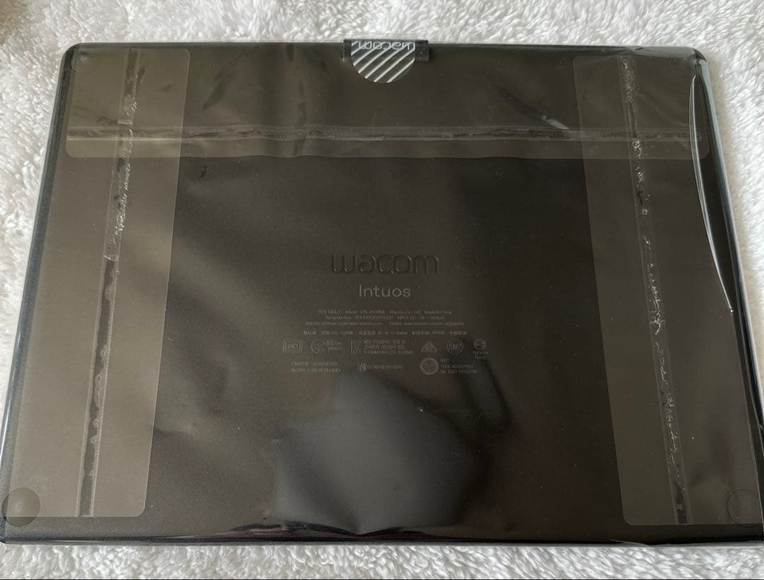Wacom Intuos Mediumペンタブレット 本体