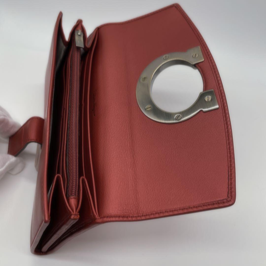 【美品】SalvatoreFerragamoフェラガモ 二ッ折　長財布　赤